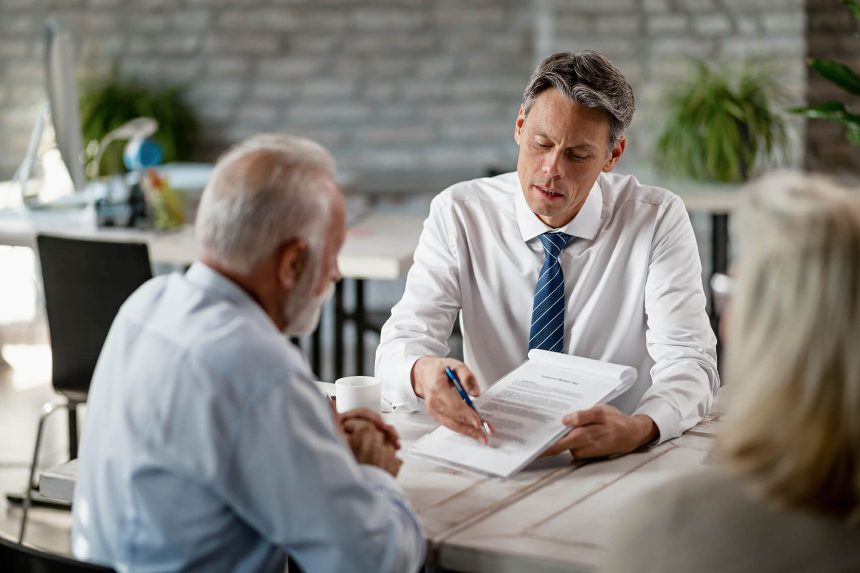 who pays for a probate bond